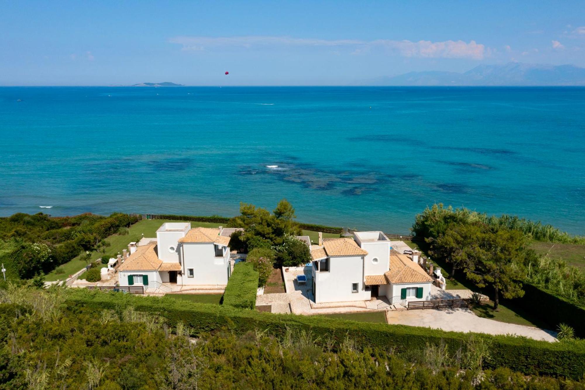 Beachfront Villa Victoras - With Private Beach Sidárion Extérieur photo