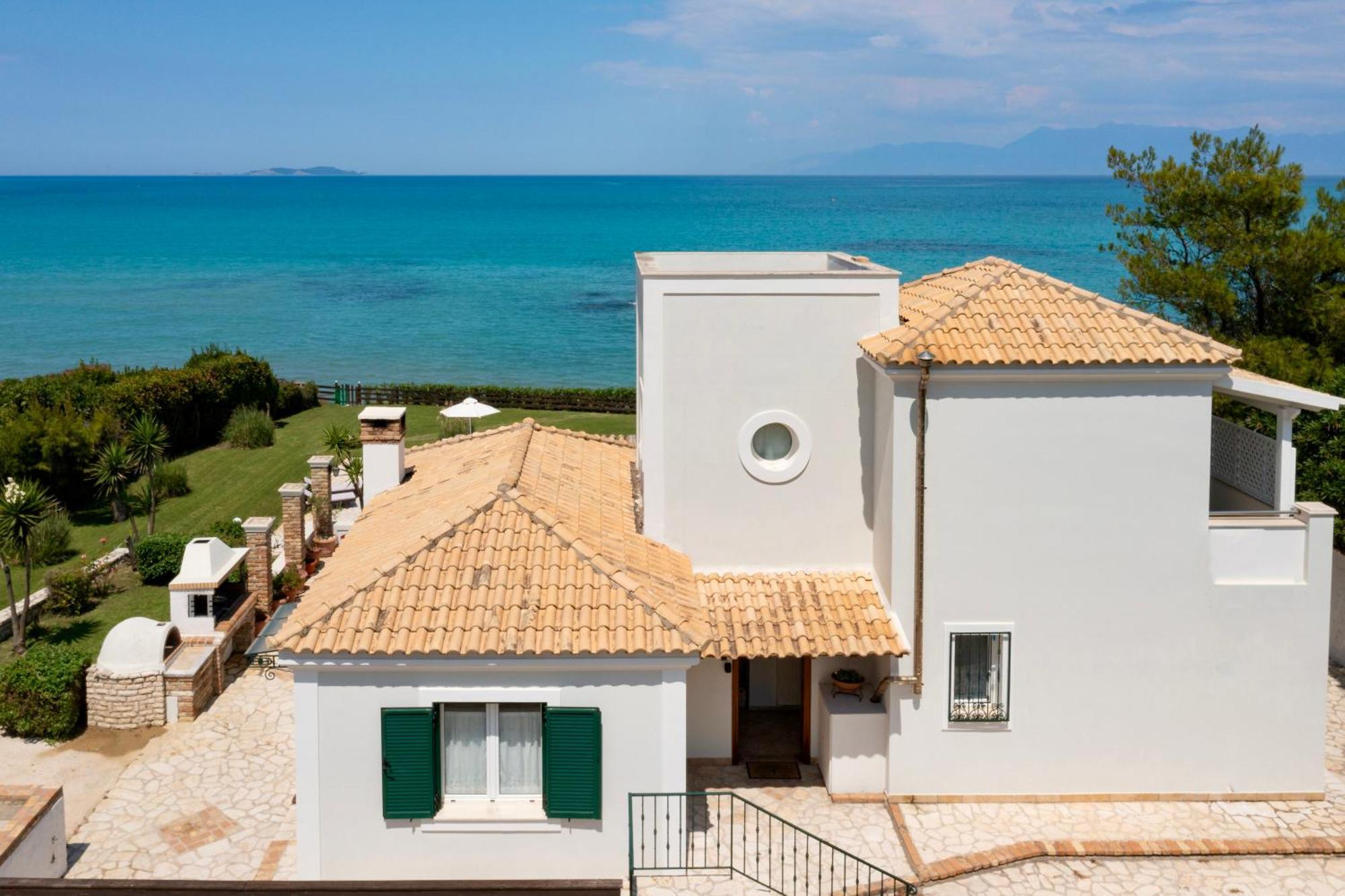 Beachfront Villa Victoras - With Private Beach Sidárion Extérieur photo