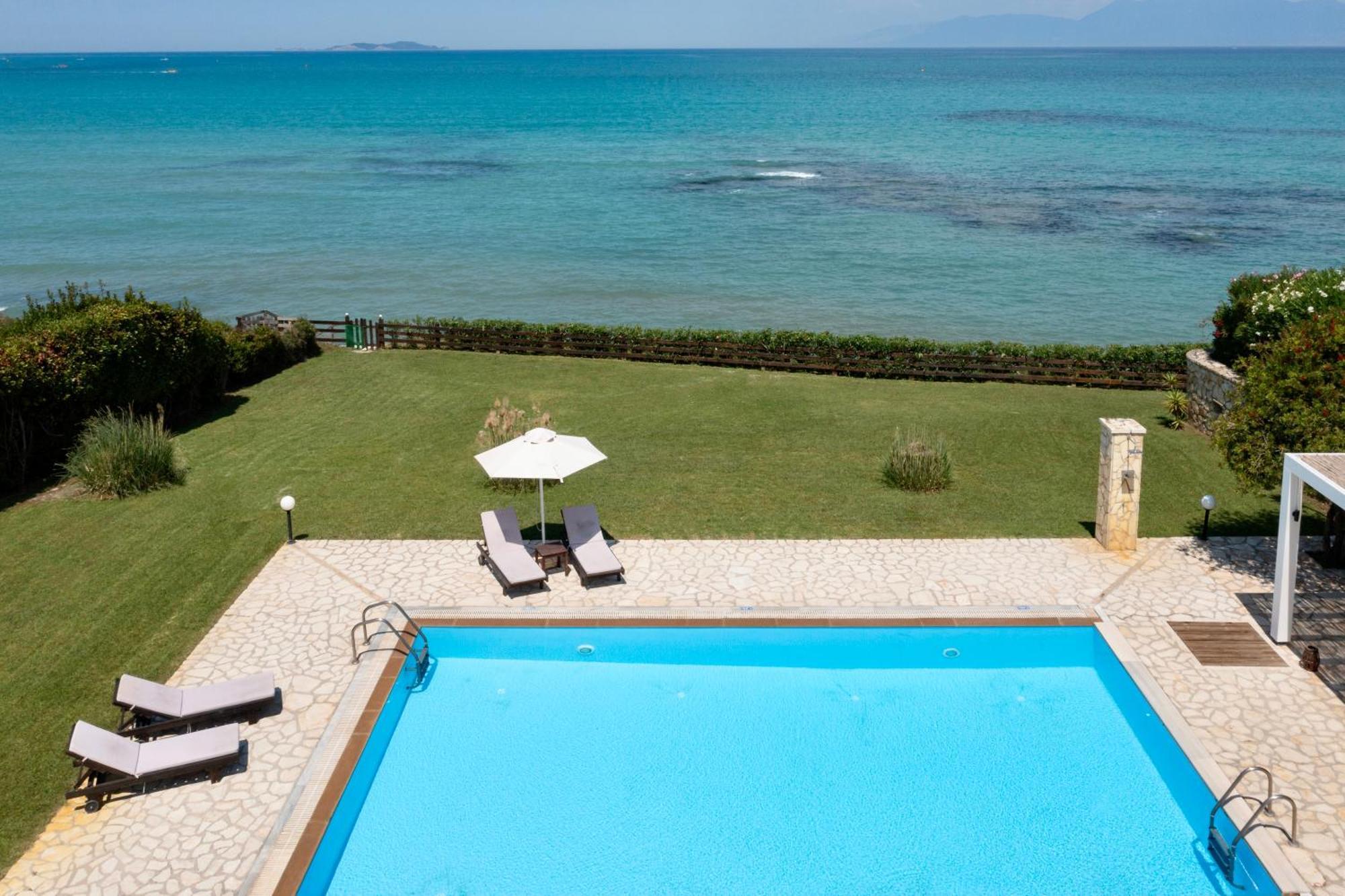 Beachfront Villa Victoras - With Private Beach Sidárion Extérieur photo